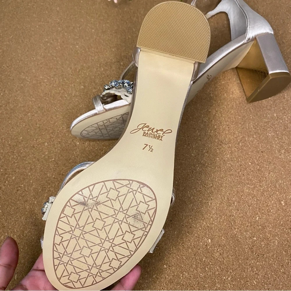 Jewel Badgley Mischka Cream Heels with Crystal Embellishments - Picture 4 of 13
